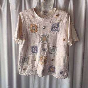 Alfred Dunner Petite Vintage Granny Square & Applique Short Sleeve Sweater PL